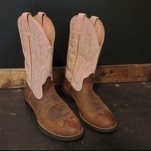 Ariat woman's western cowgirl boots